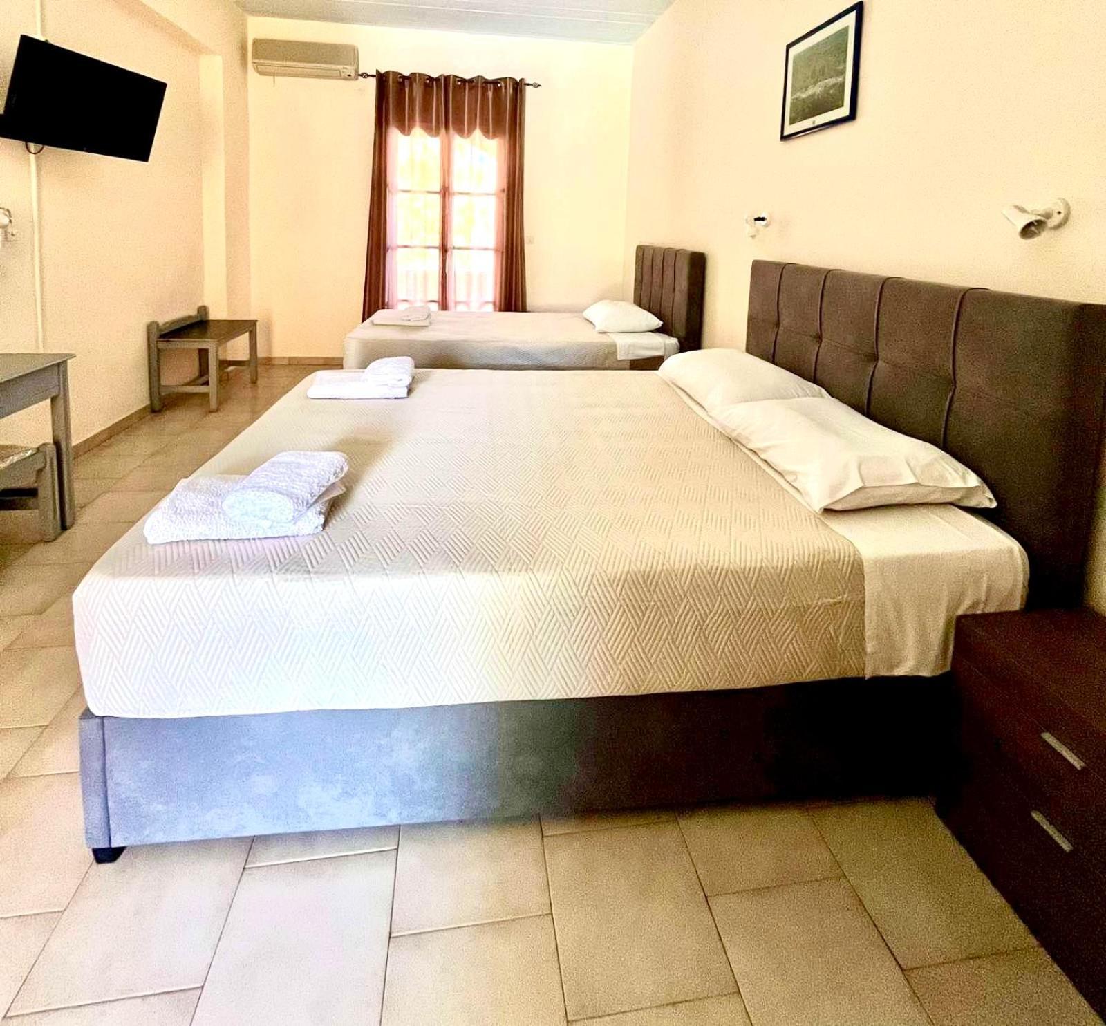 Vanas Apartments Spetses Town Ngoại thất bức ảnh
