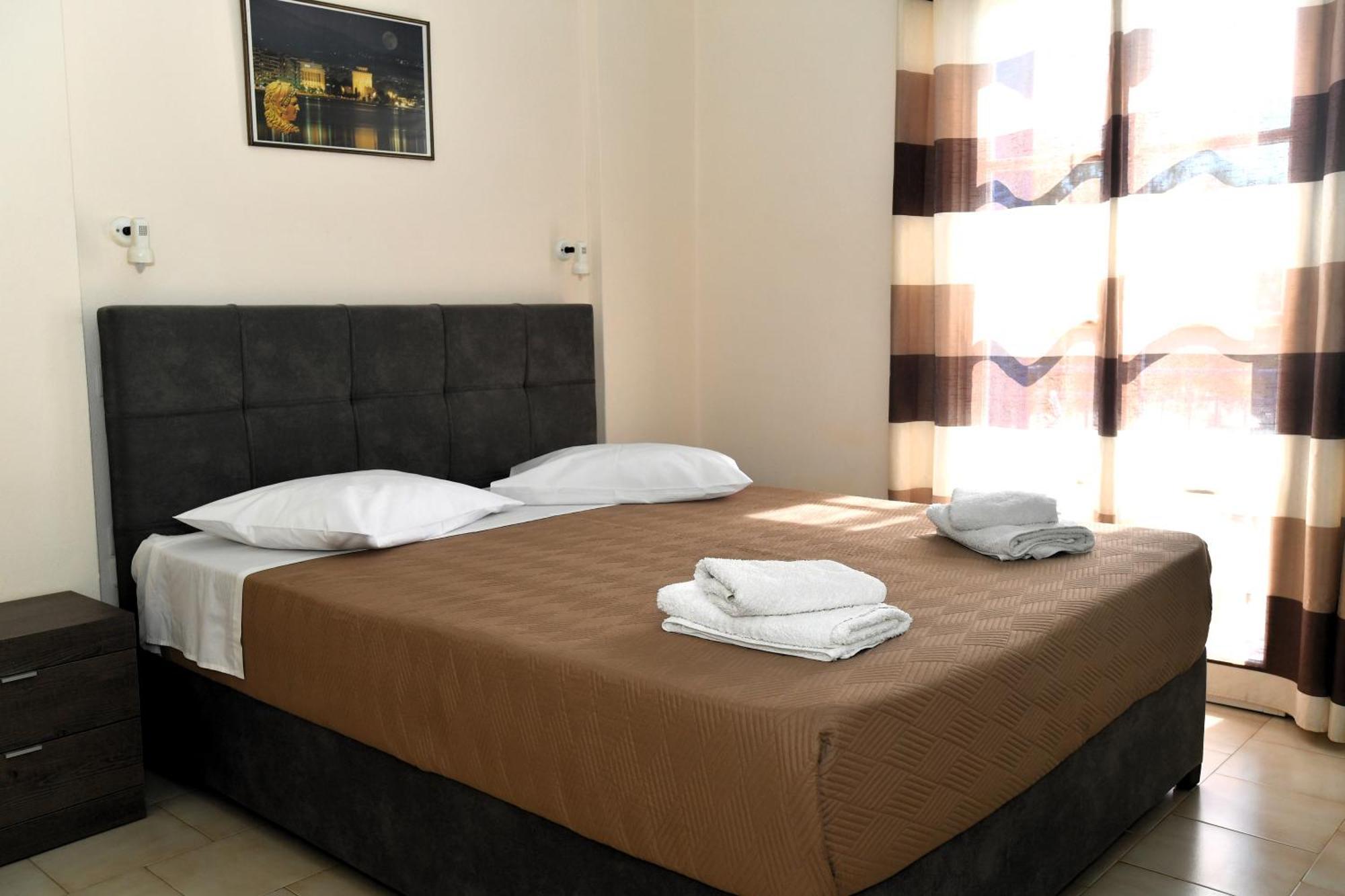 Vanas Apartments Spetses Town Ngoại thất bức ảnh