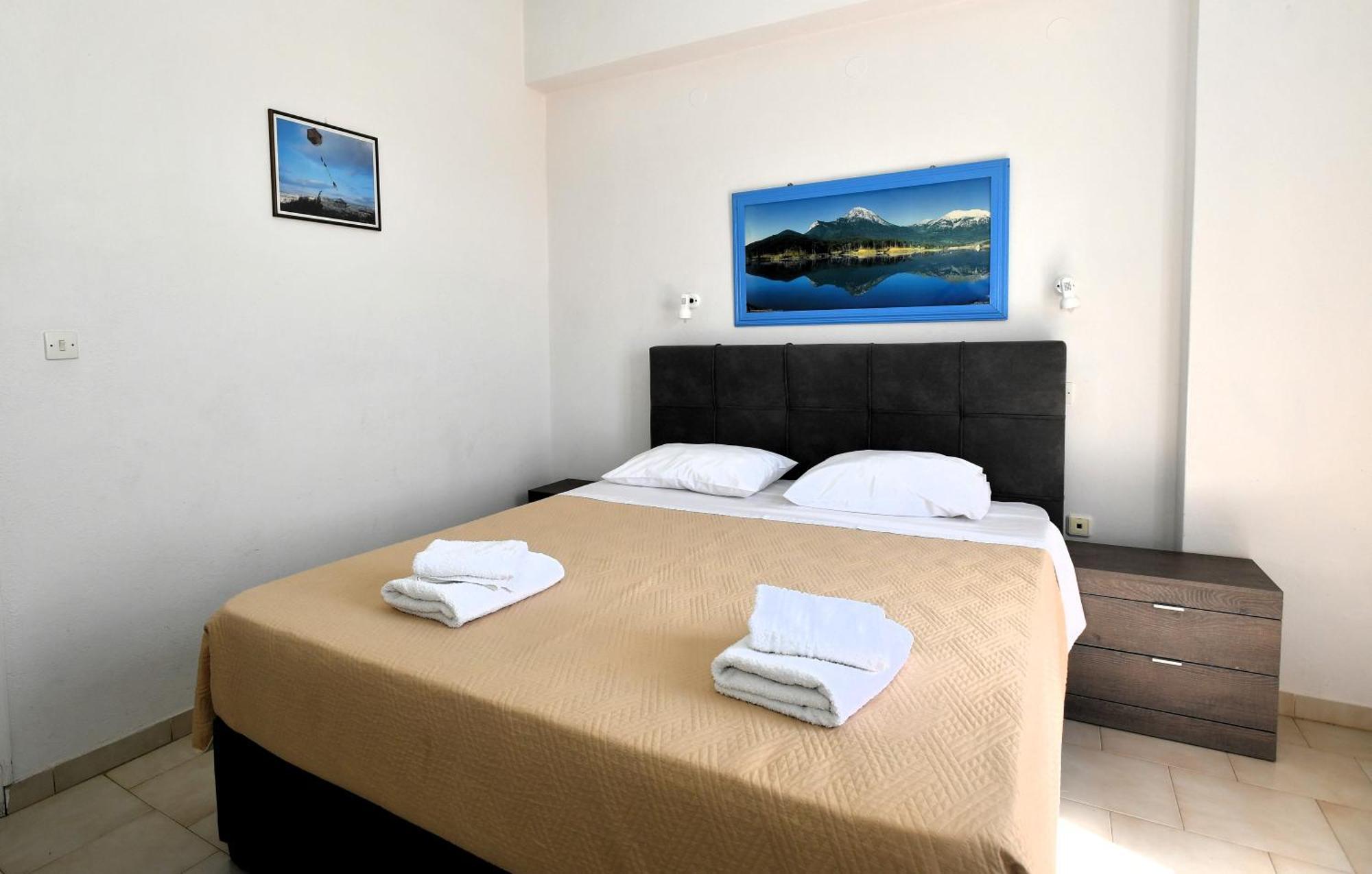 Vanas Apartments Spetses Town Ngoại thất bức ảnh