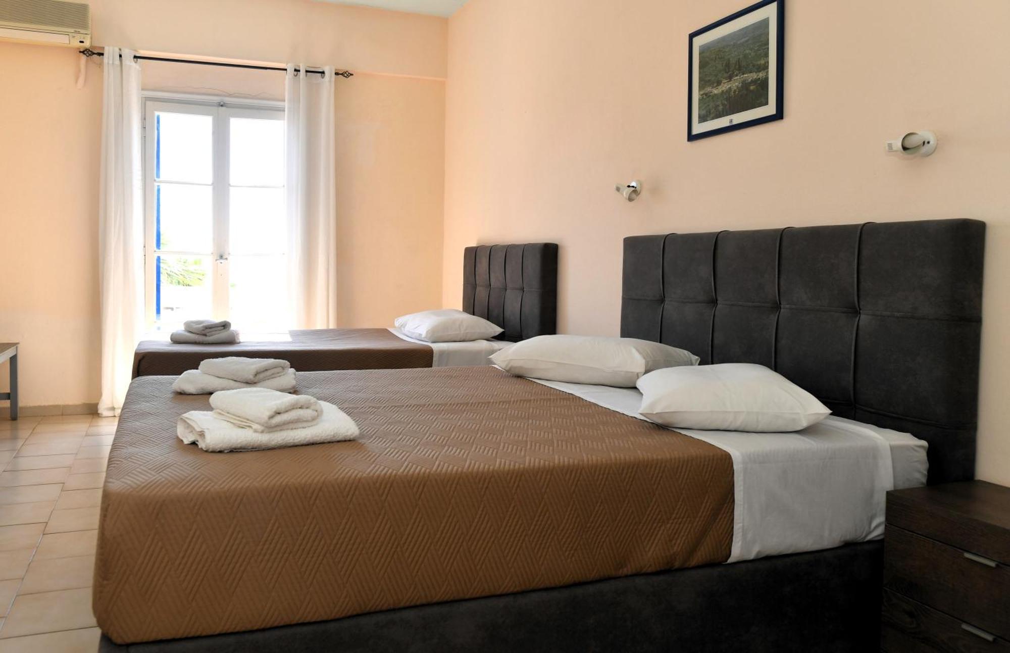 Vanas Apartments Spetses Town Ngoại thất bức ảnh