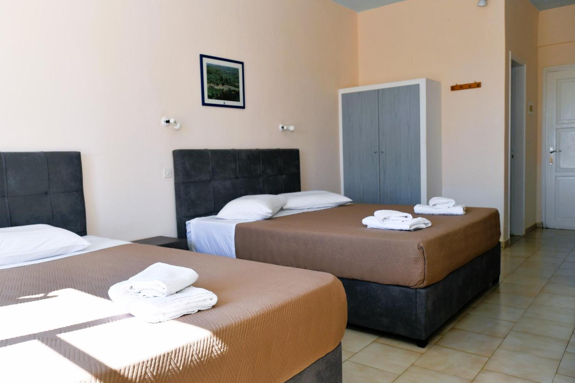 Vanas Apartments Spetses Town Ngoại thất bức ảnh